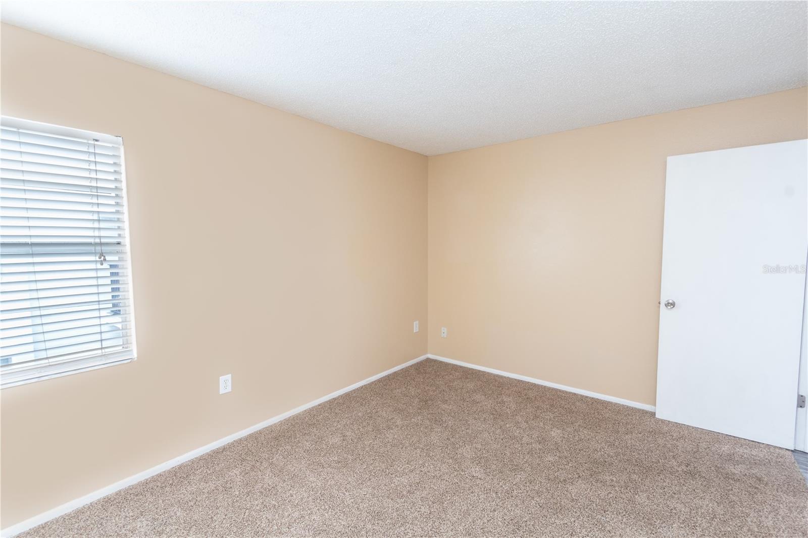 Image 18 of 31 For 1550 11th Street Ne E7