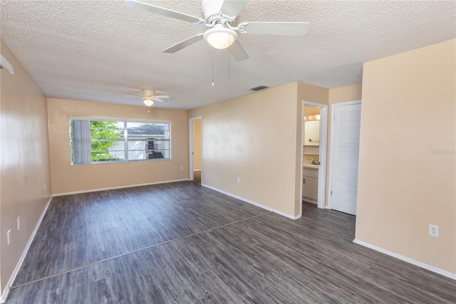 Image 5 of 31 For 1550 11th Street Ne E7