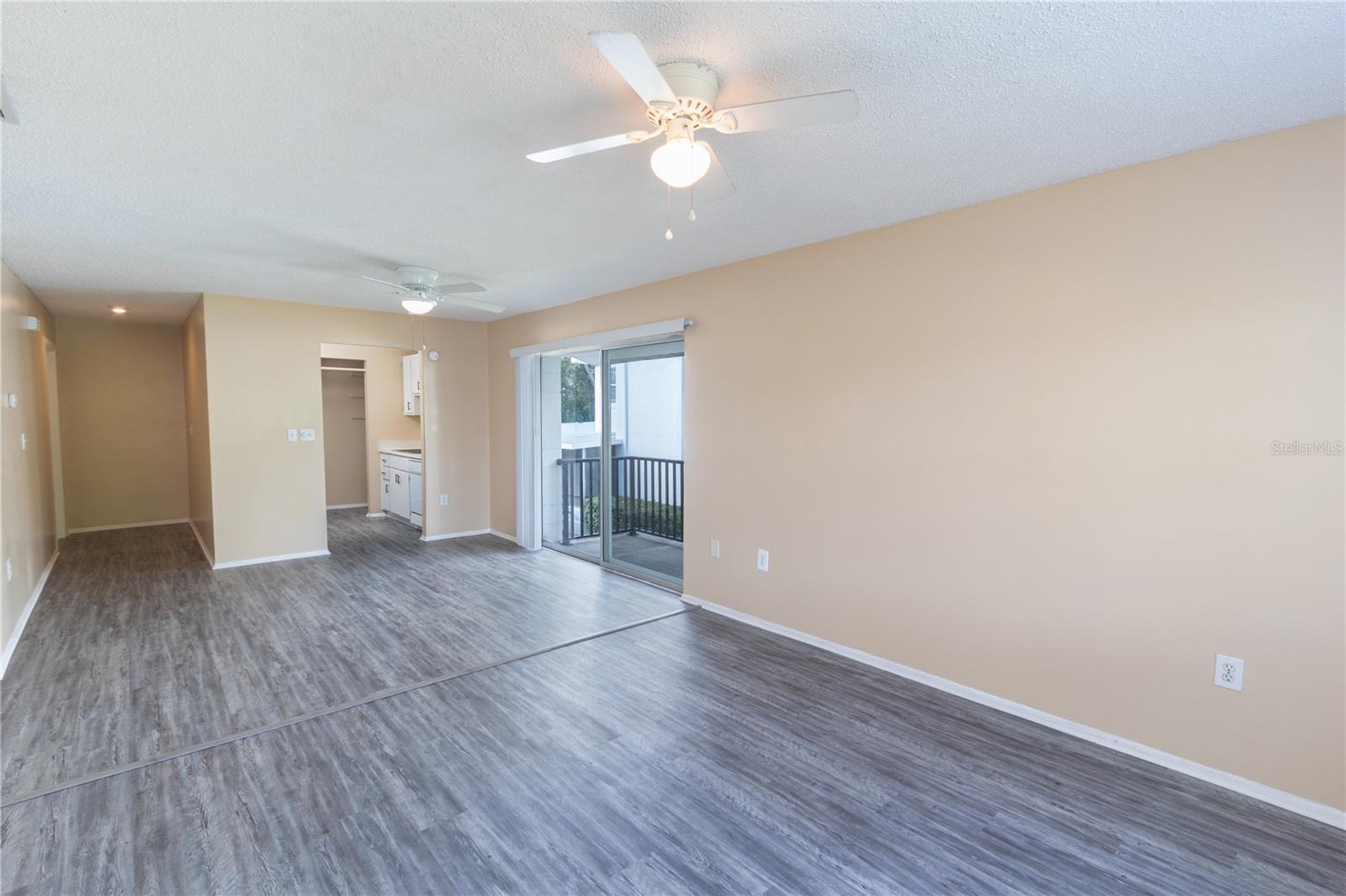 Image 7 of 31 For 1550 11th Street Ne E7