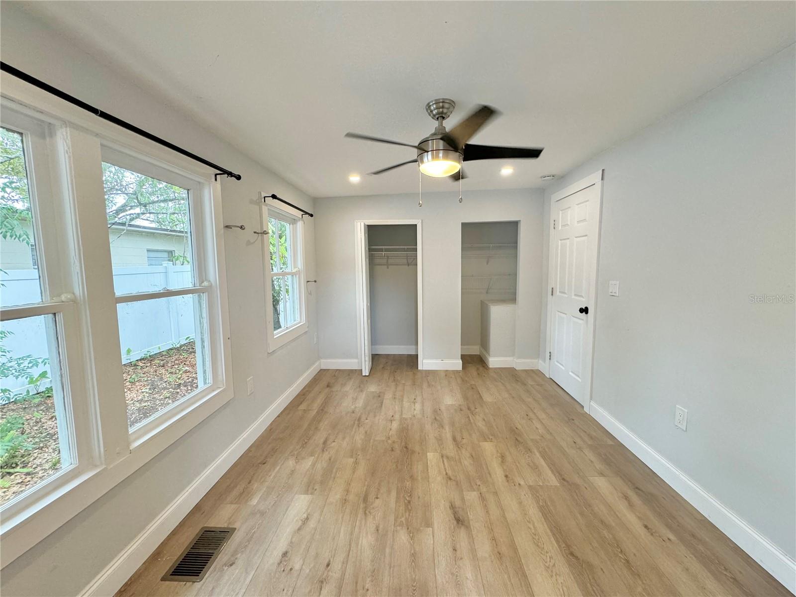 Image 13 of 23 For 248 Avenue L Ne