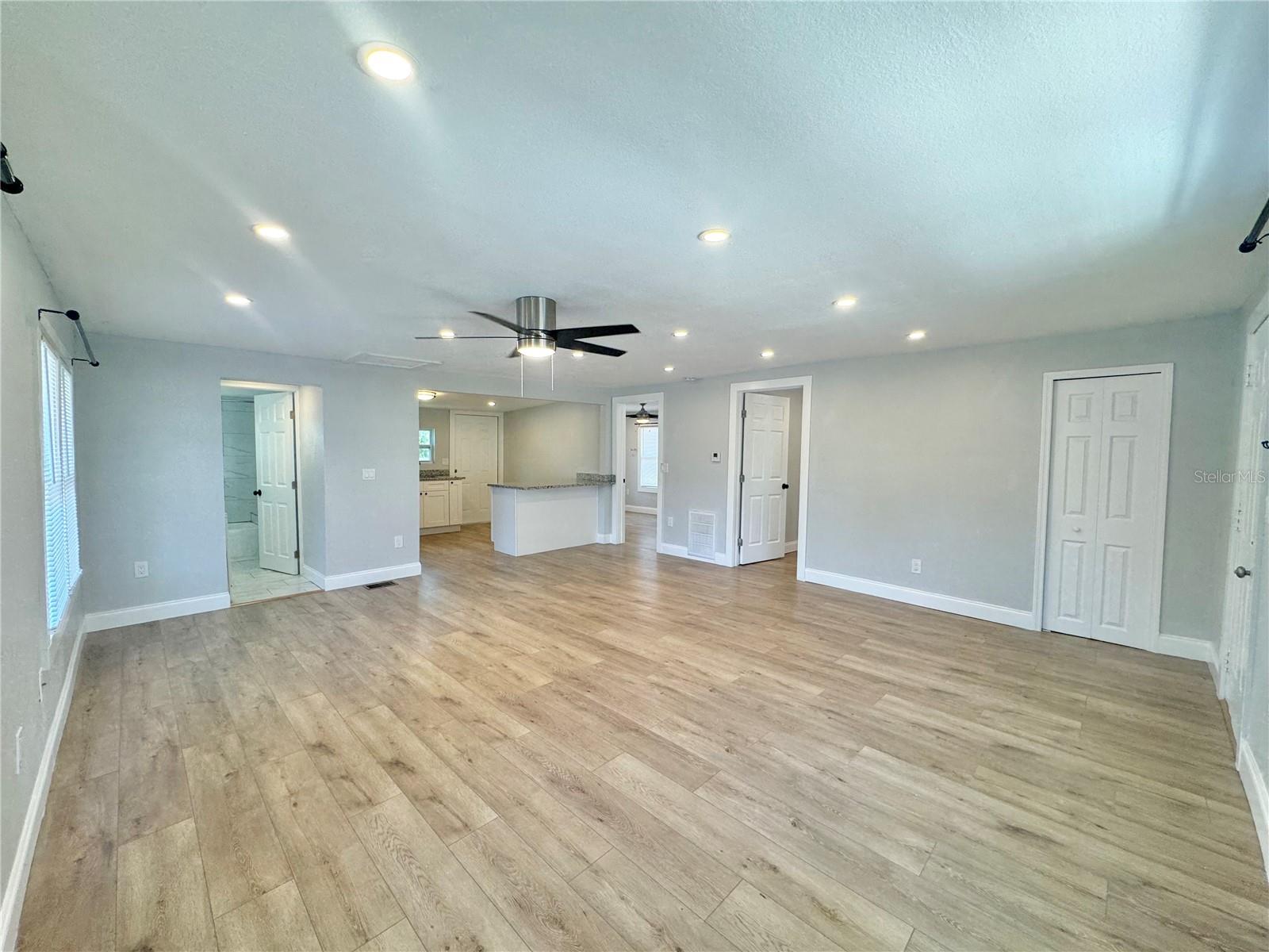 Image 4 of 23 For 248 Avenue L Ne