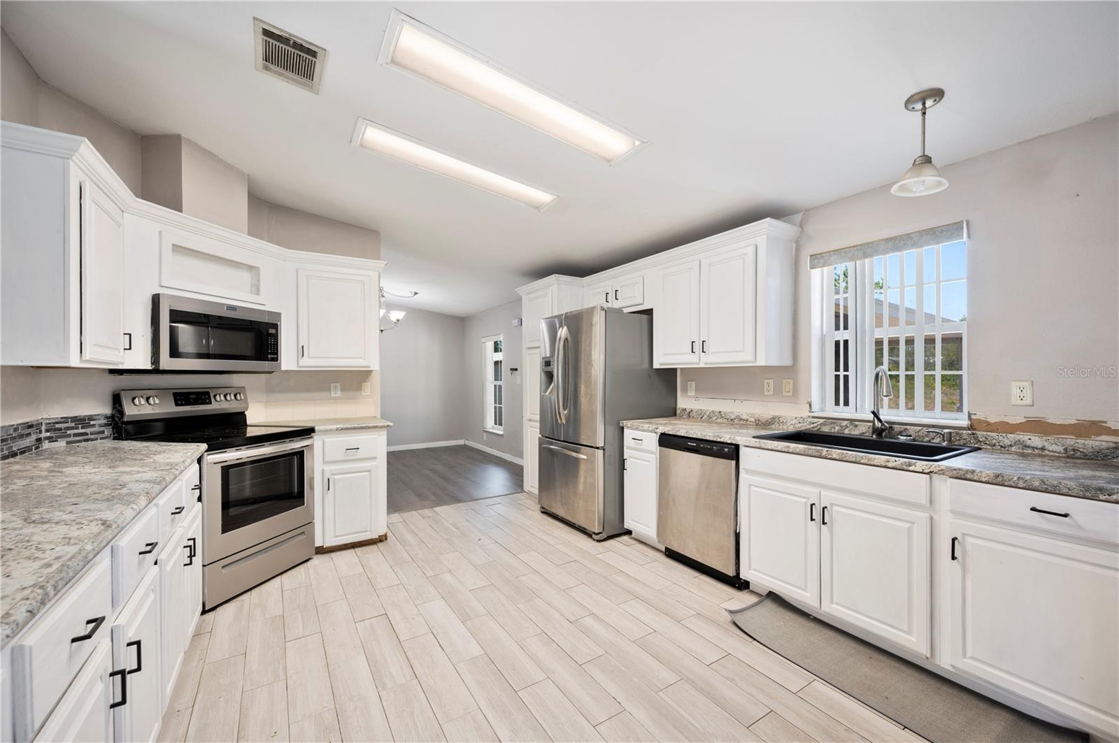 Image 14 of 29 For 2024 Lemon Drive