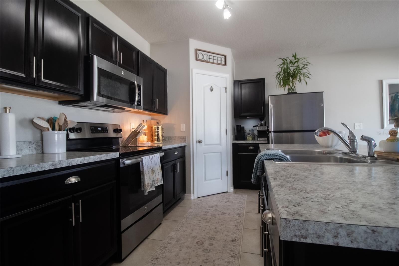 Image 7 of 30 For 213 Tanager Street