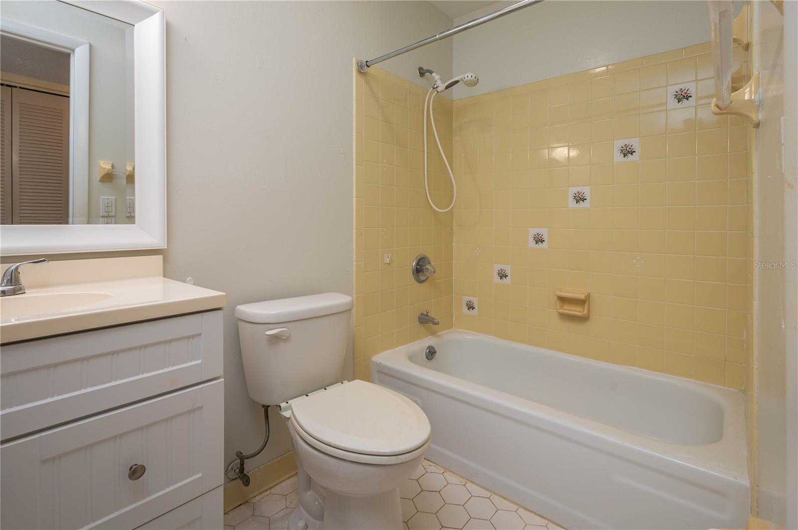 Image 18 of 26 For 130 Johnson Avenue 102