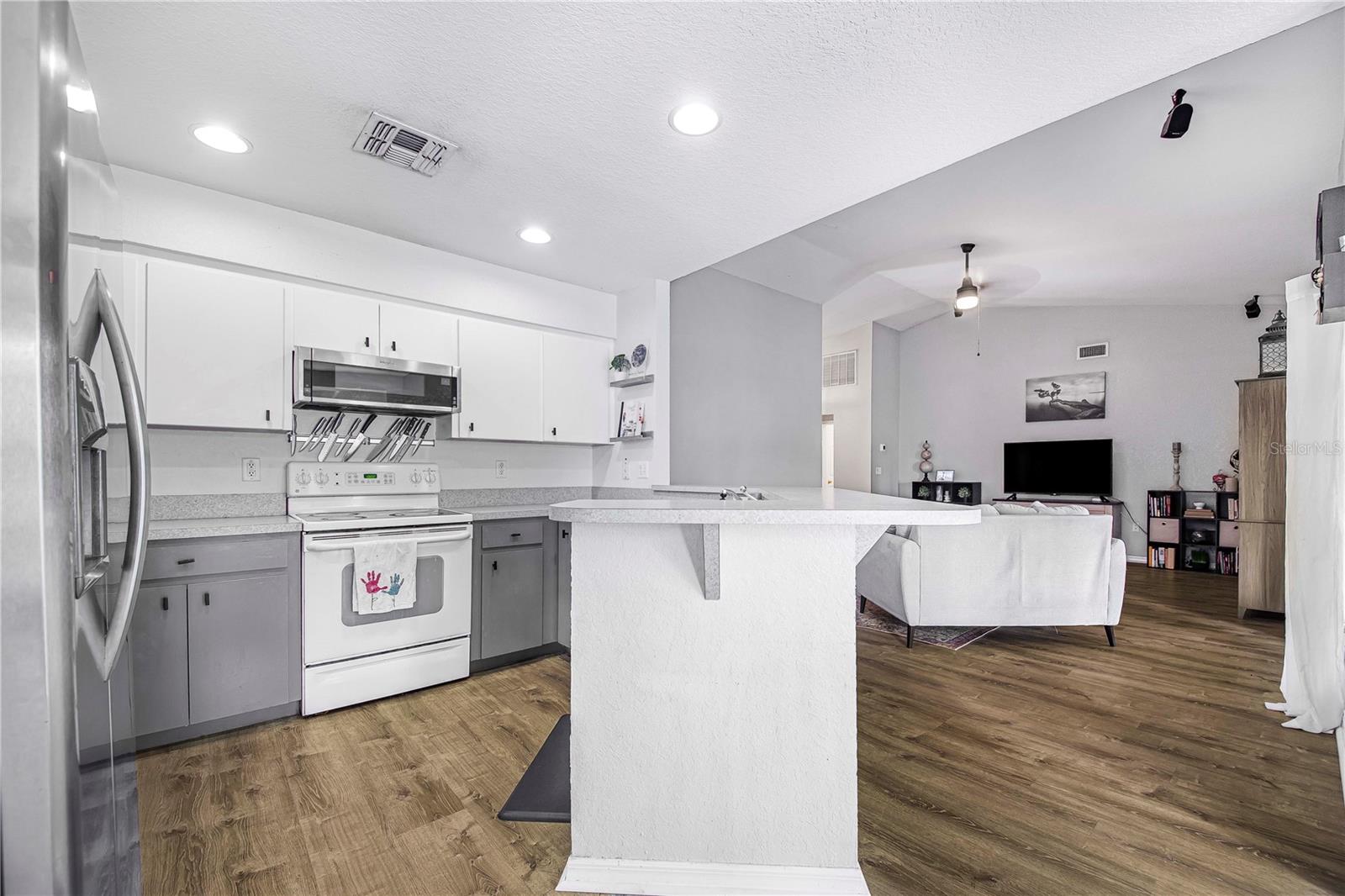 Image 20 of 46 For 7120 Summit Drive