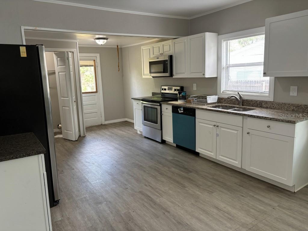 Image 10 of 30 For 602 1st Avenue