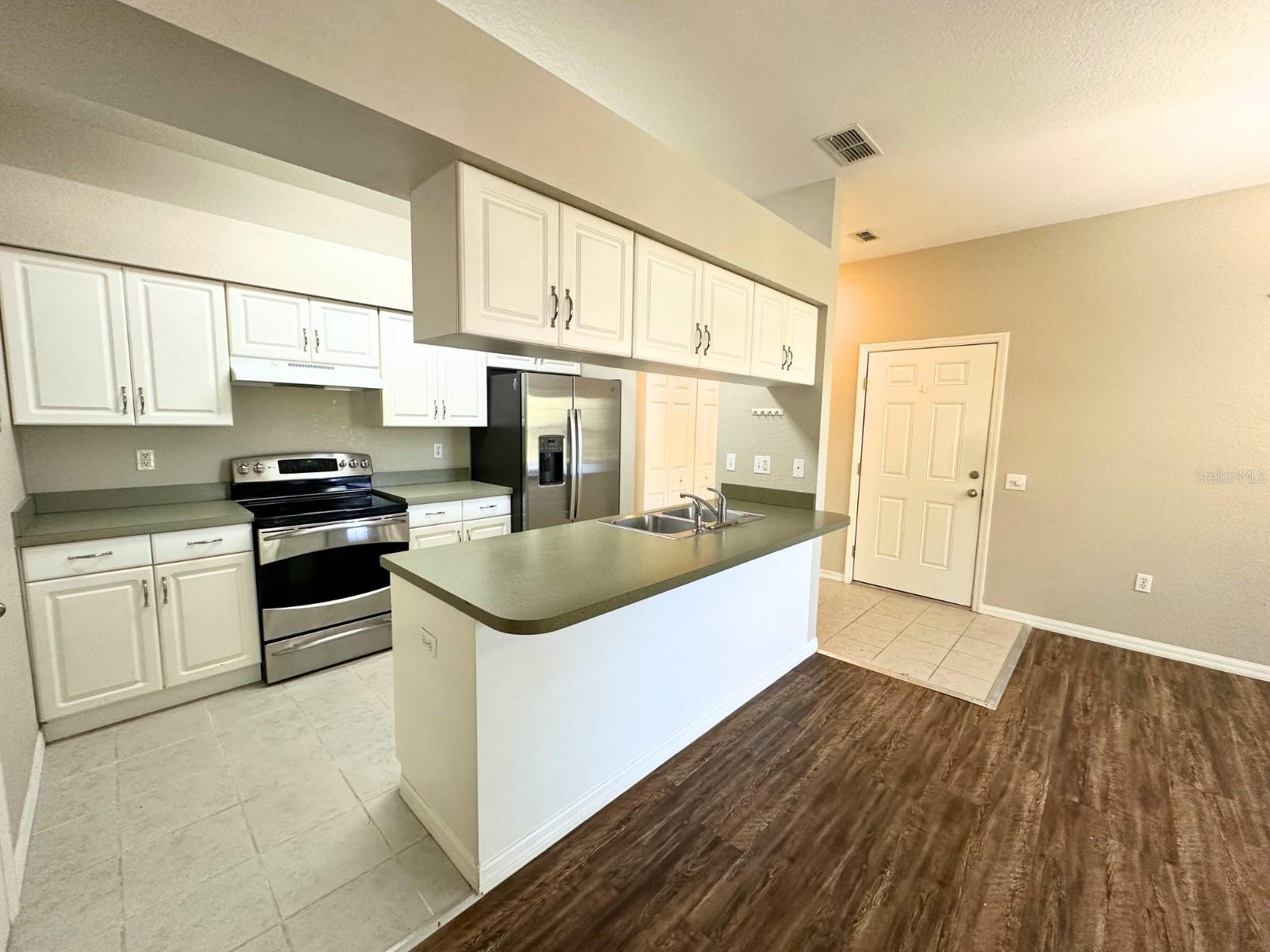 Image 3 of 25 For 1005 Eagle Pond Drive 1005