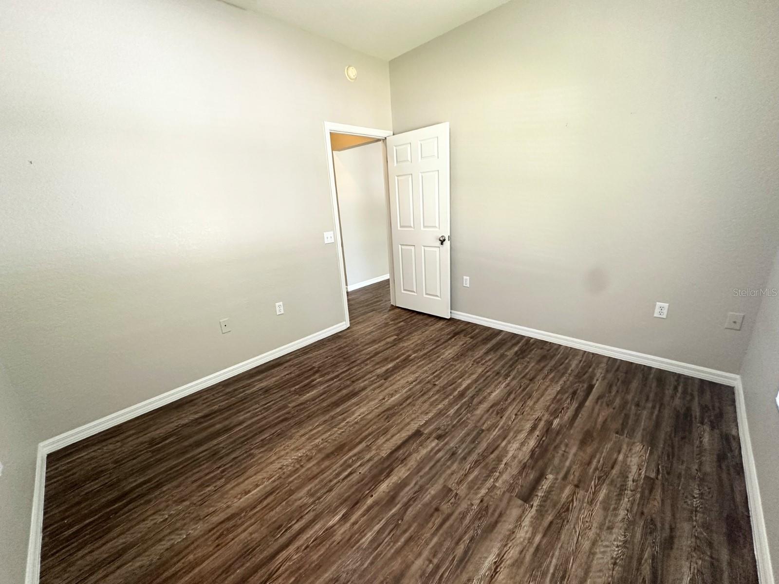 Image 7 of 25 For 1005 Eagle Pond Drive 1005