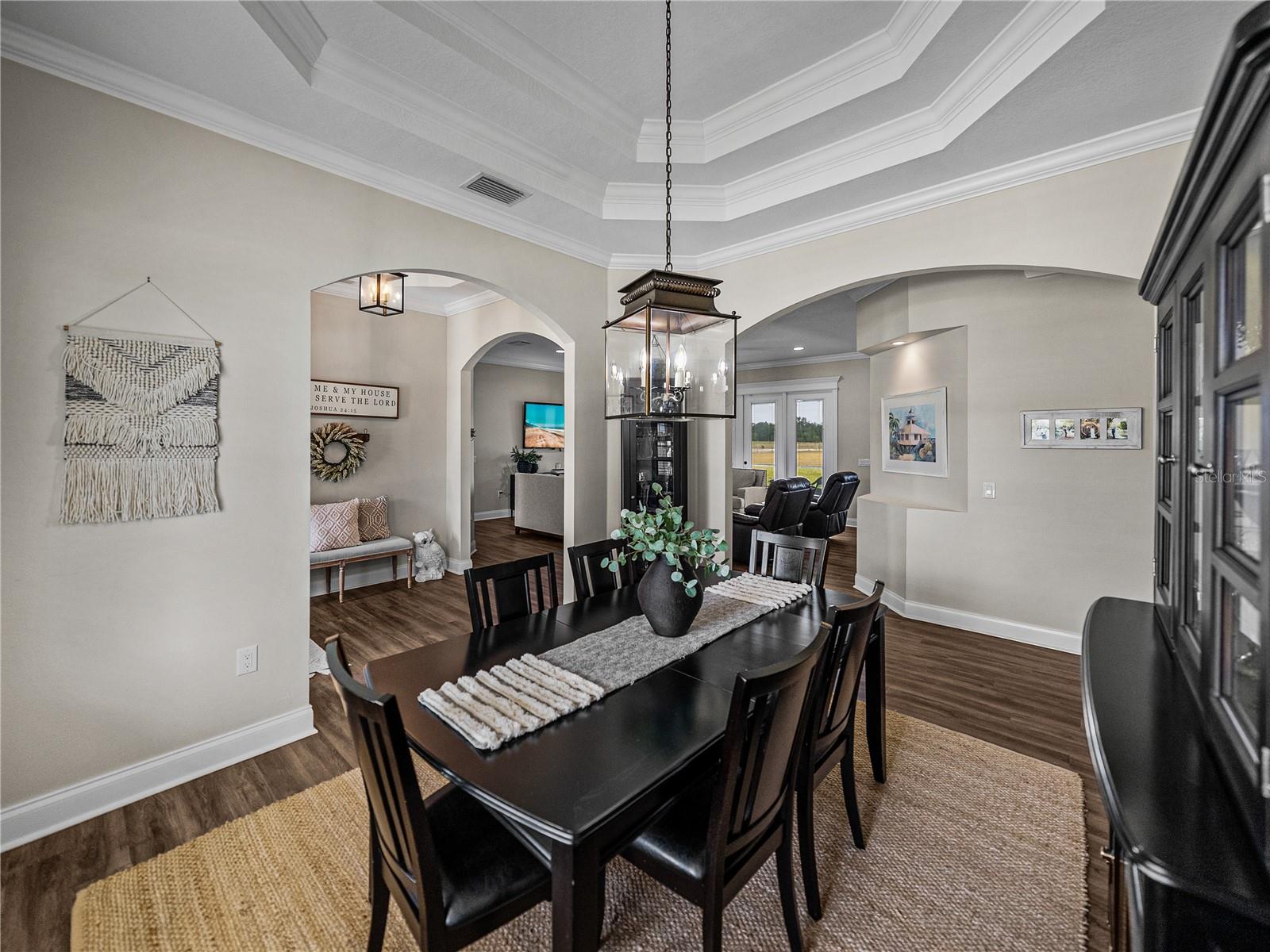 Listing photo id 19 for 3805 Mammoth Grove Road