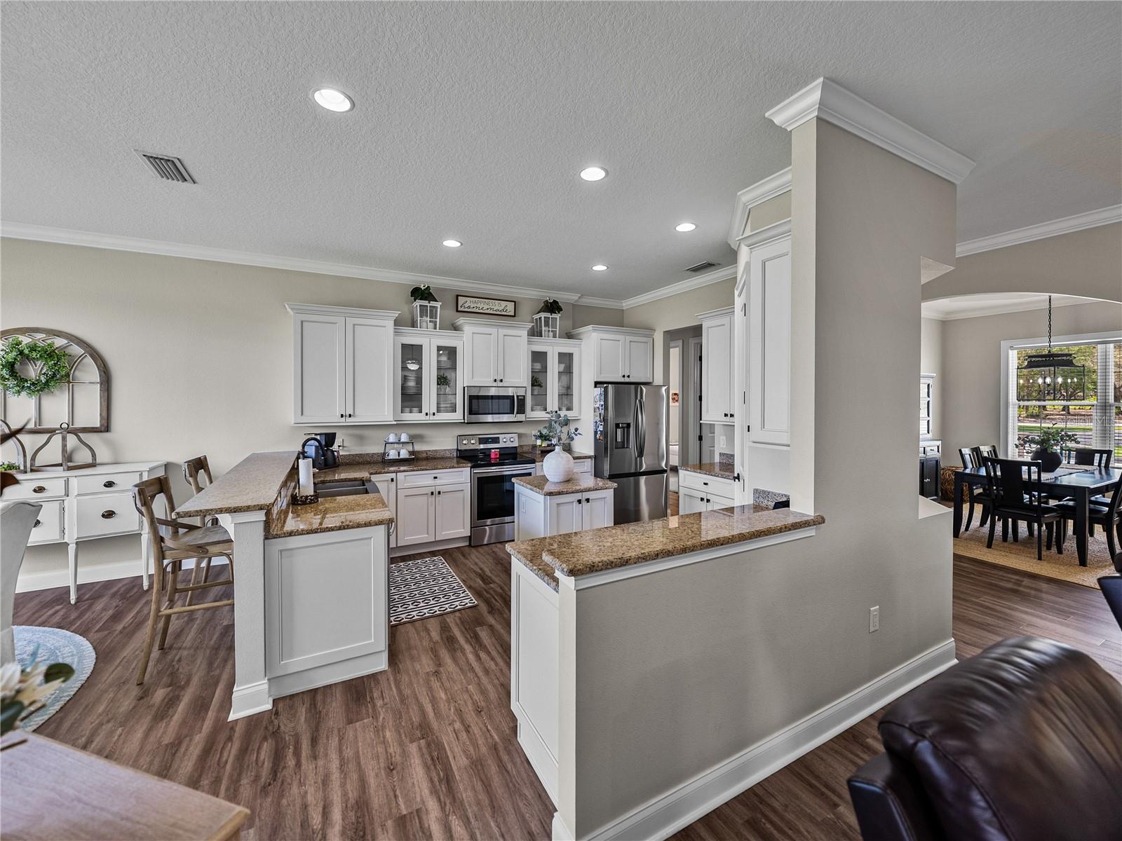 Listing photo id 24 for 3805 Mammoth Grove Road