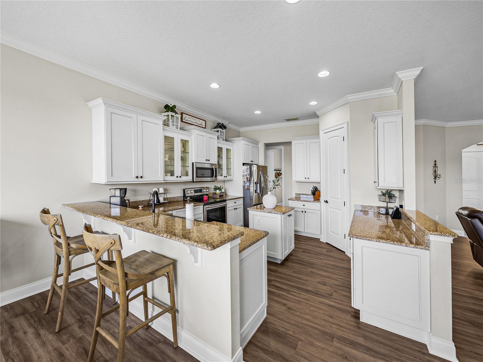 Listing photo id 29 for 3805 Mammoth Grove Road