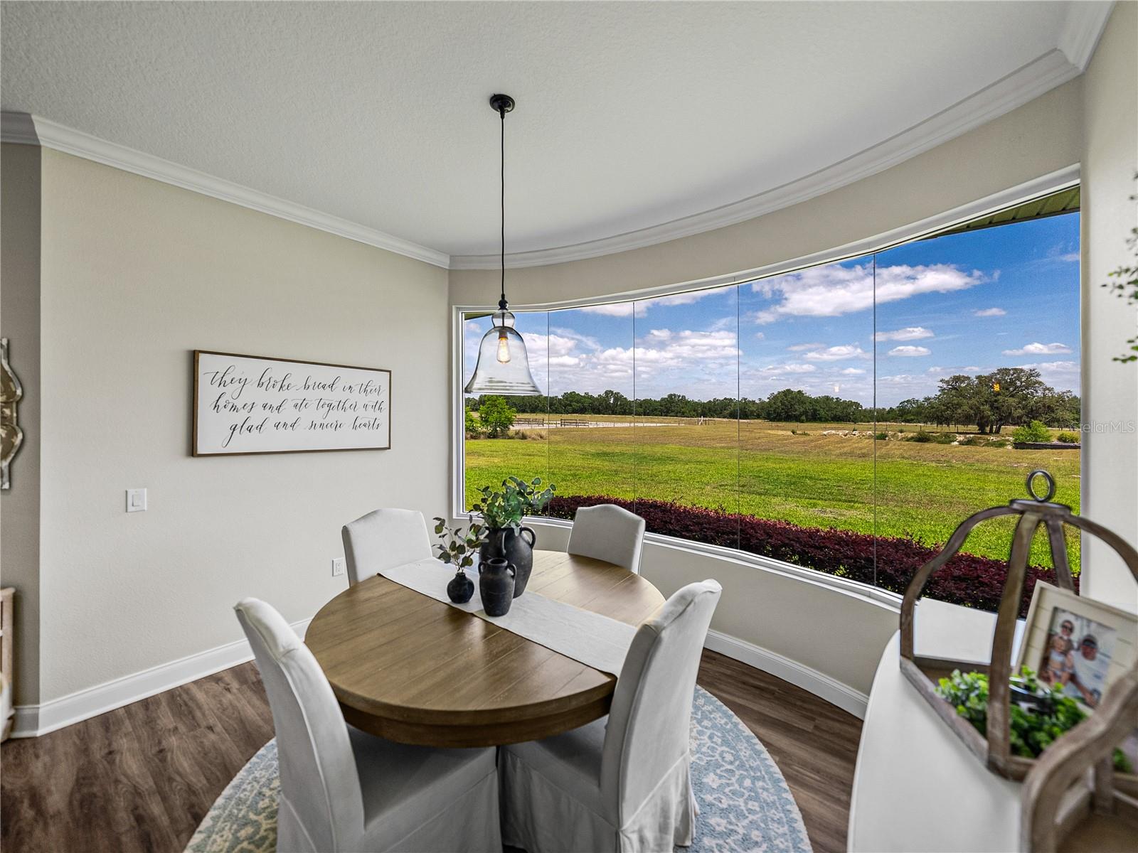 Listing photo id 32 for 3805 Mammoth Grove Road