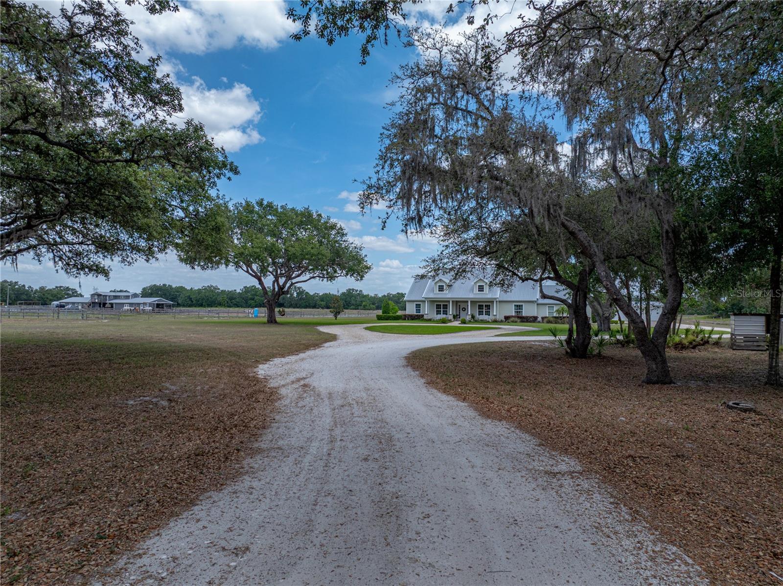 Listing photo id 2 for 3805 Mammoth Grove Road