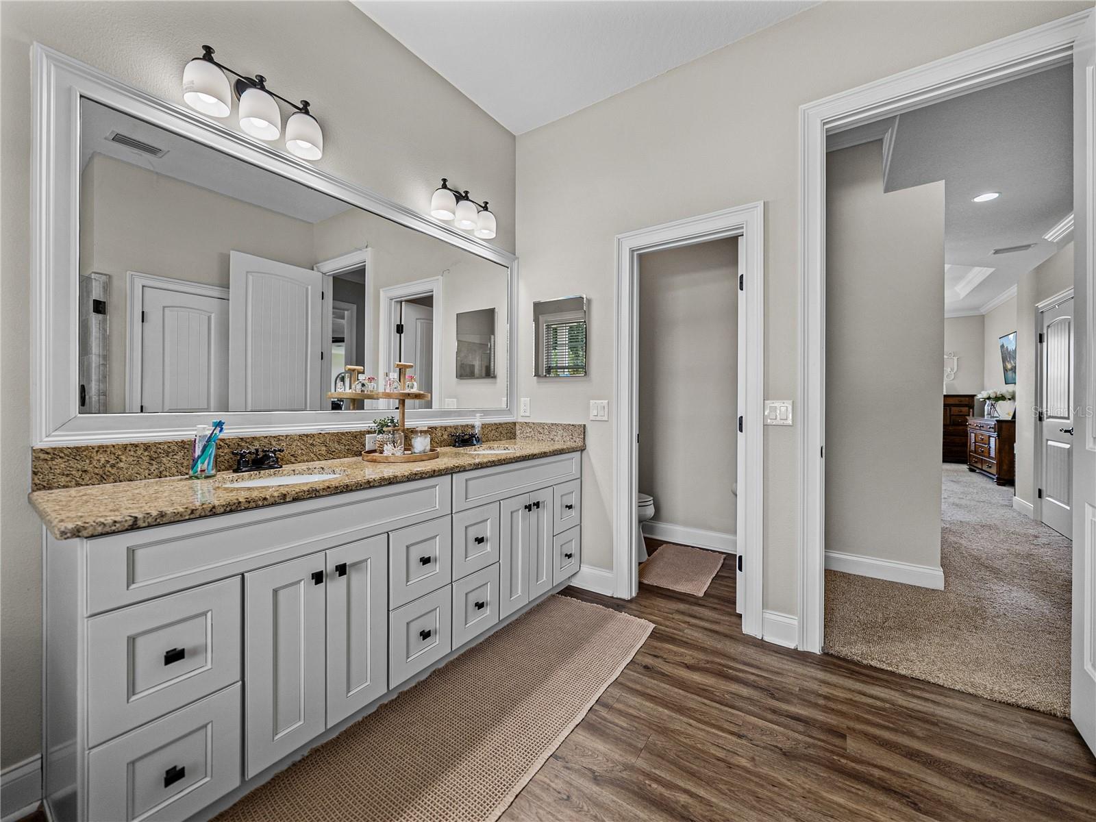 Listing photo id 40 for 3805 Mammoth Grove Road