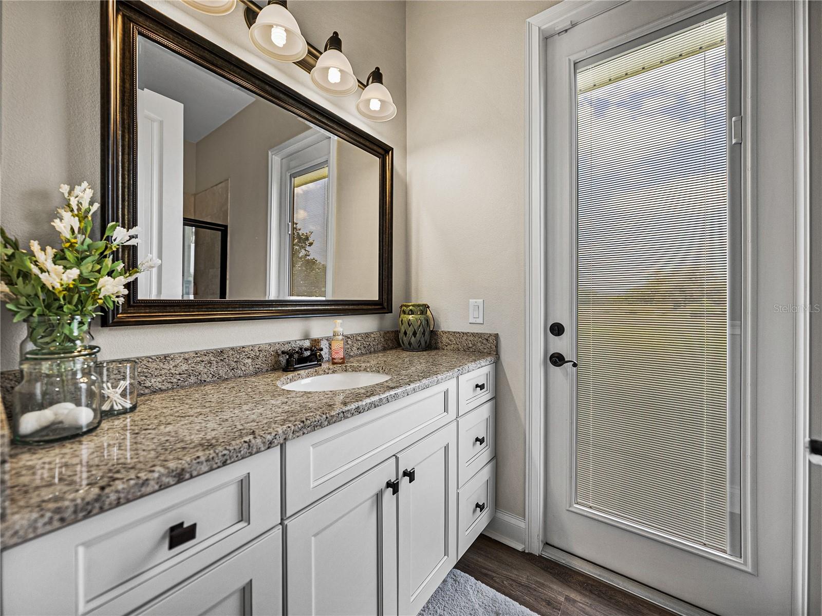Listing photo id 49 for 3805 Mammoth Grove Road