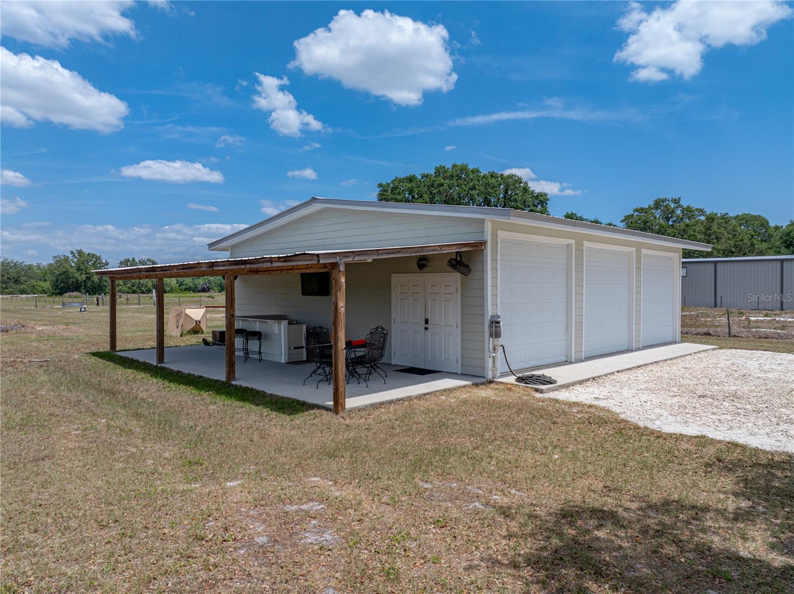 Listing photo id 60 for 3805 Mammoth Grove Road