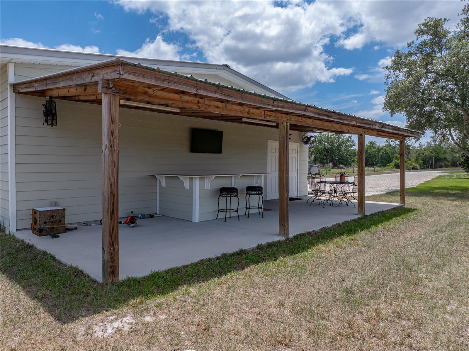 Listing photo id 62 for 3805 Mammoth Grove Road
