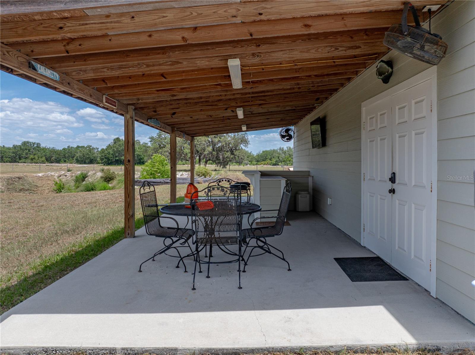 Listing photo id 63 for 3805 Mammoth Grove Road