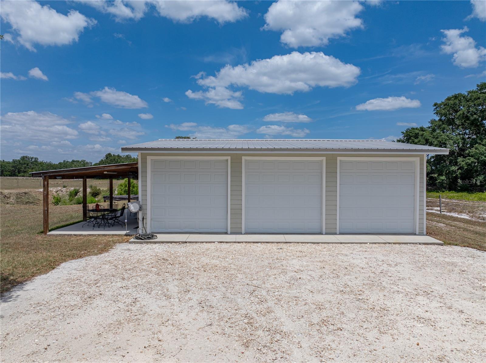 Listing photo id 64 for 3805 Mammoth Grove Road
