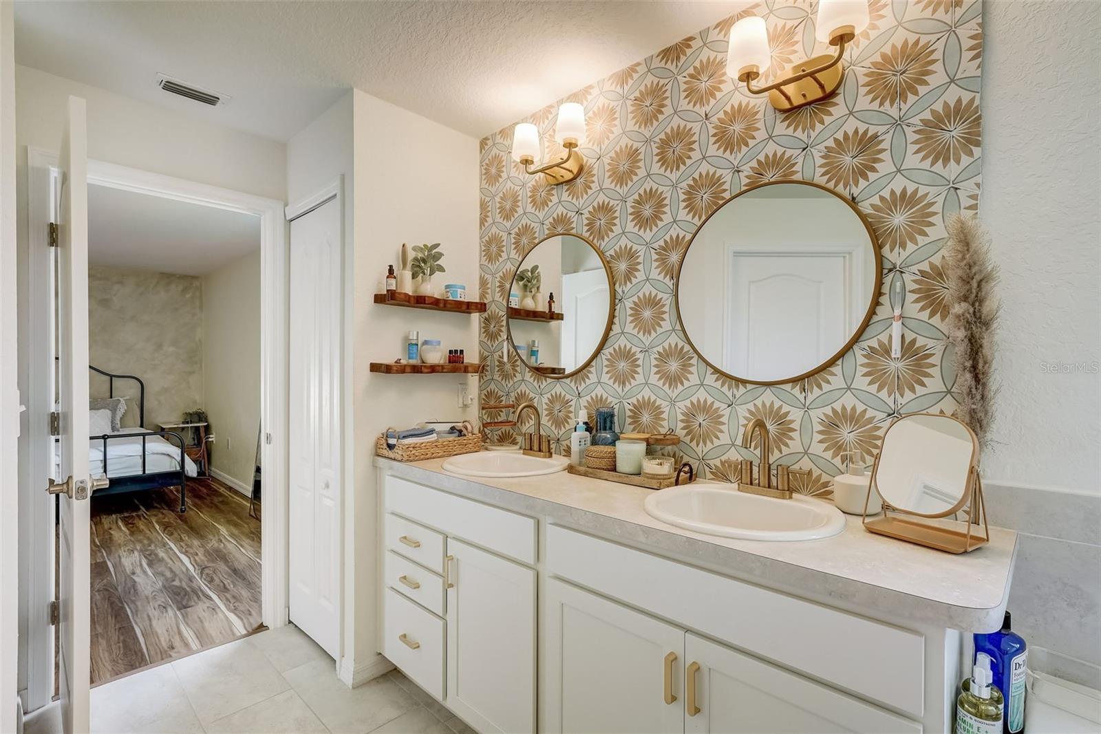 Image 36 of 52 For 620 Jaxson Boulevard
