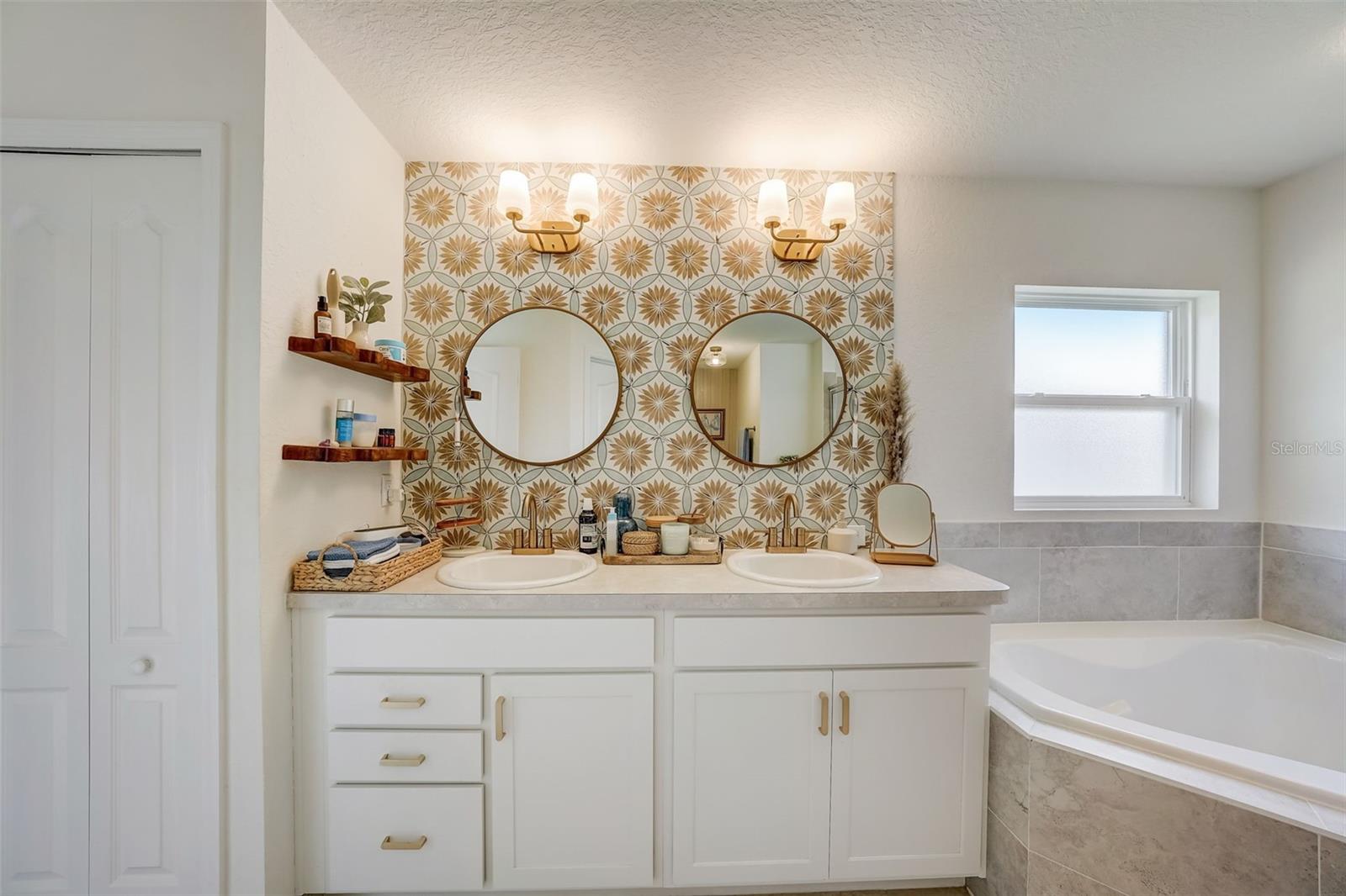 Image 37 of 52 For 620 Jaxson Boulevard