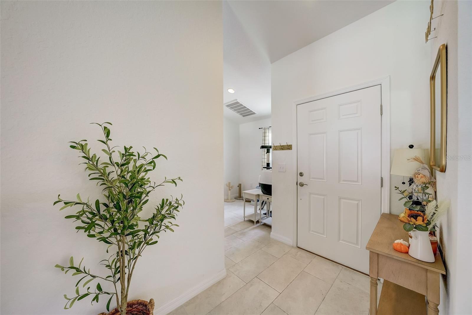 Image 4 of 52 For 620 Jaxson Boulevard
