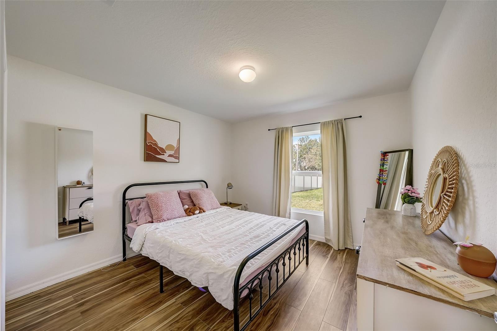 Image 42 of 52 For 620 Jaxson Boulevard