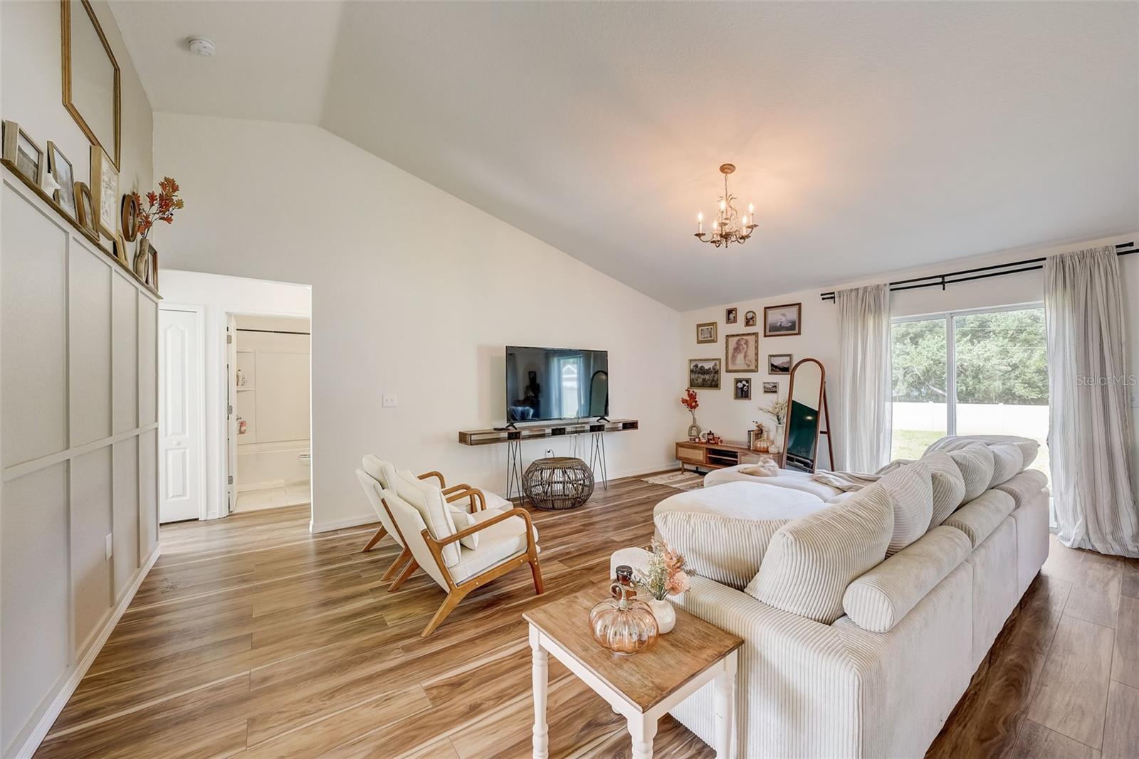Image 8 of 52 For 620 Jaxson Boulevard