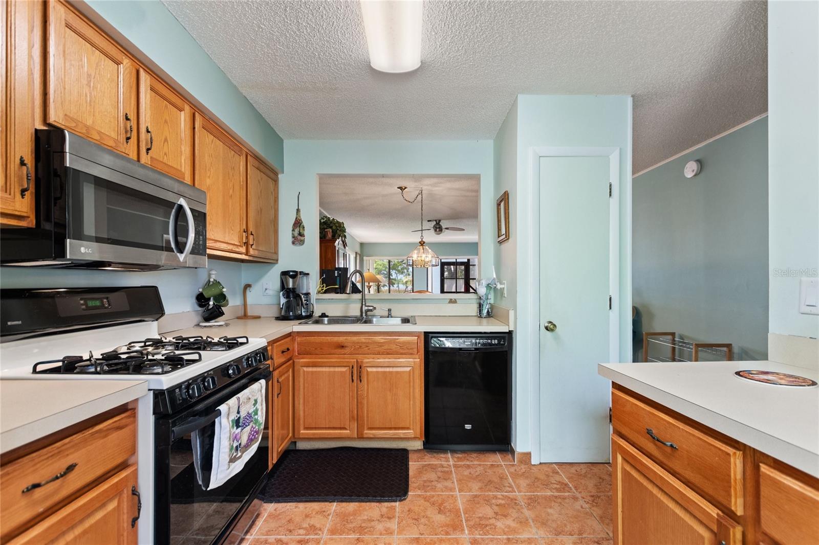 Image 5 of 25 For 2180 San Marcos Circle Se 401