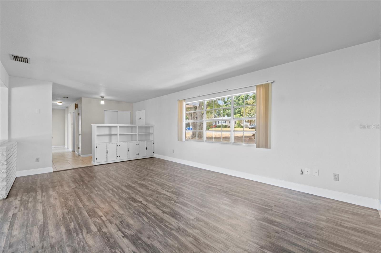 Listing photo id 0 for 1010 Biltmore Drive Nw
