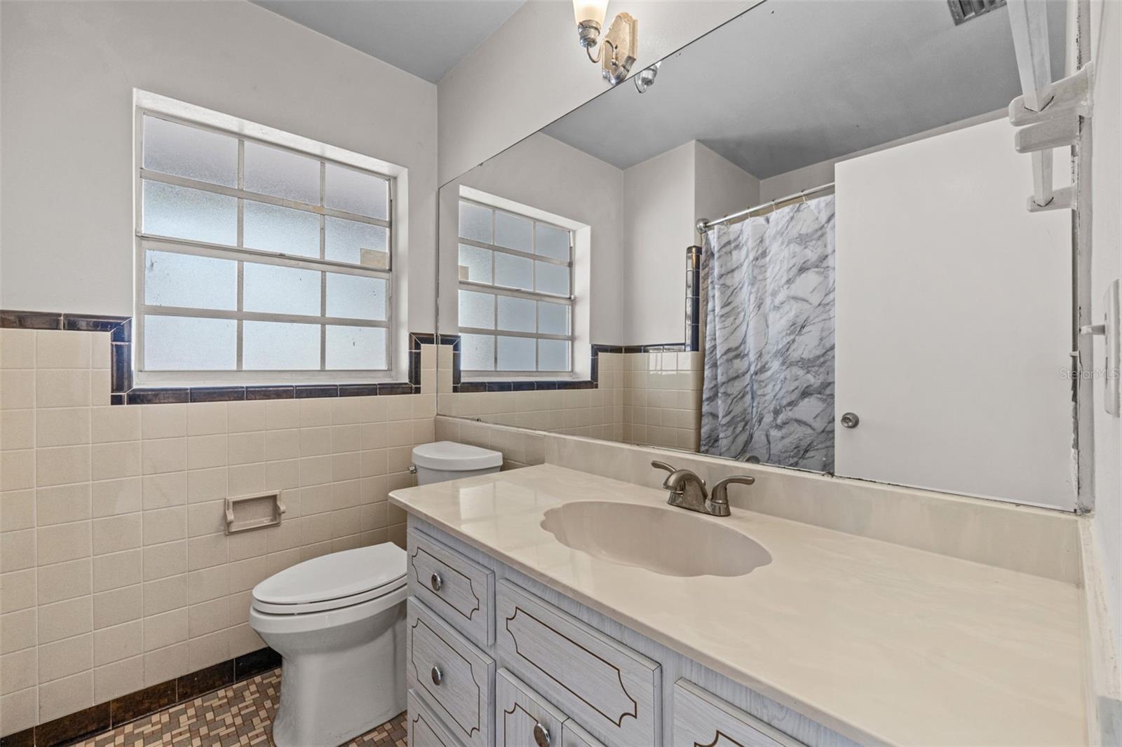 Listing photo id 28 for 1010 Biltmore Drive Nw