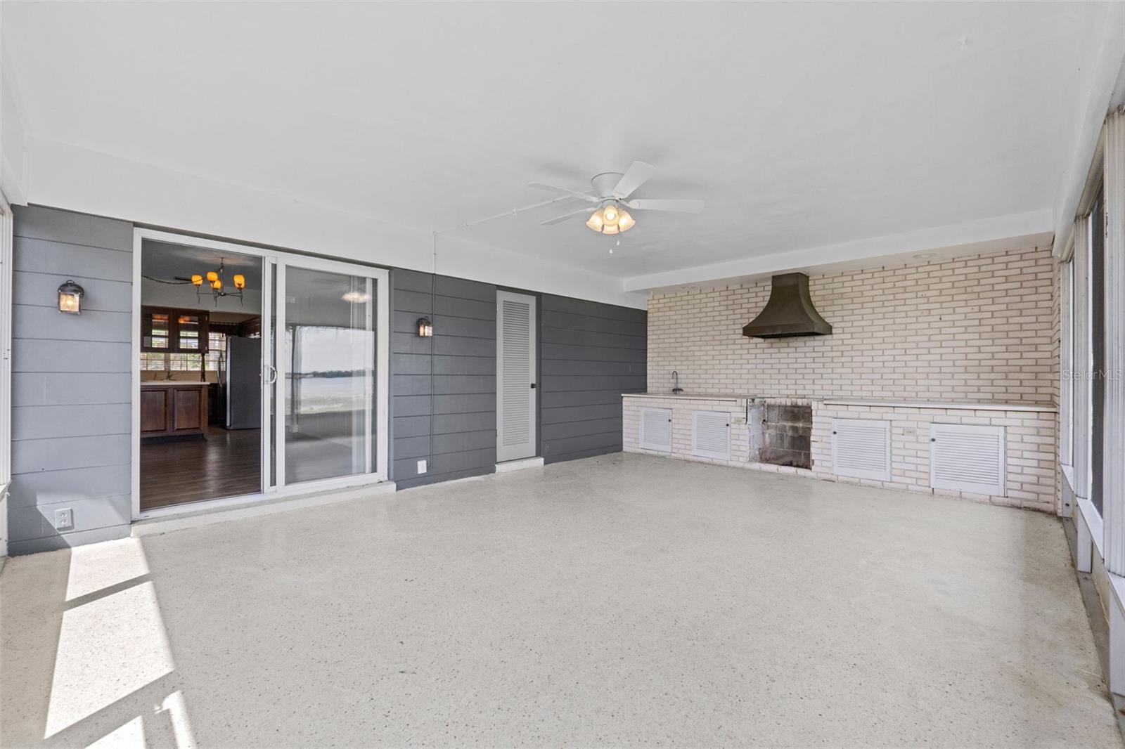 Listing photo id 35 for 1010 Biltmore Drive Nw