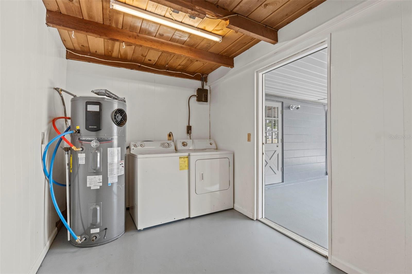 Listing photo id 38 for 1010 Biltmore Drive Nw