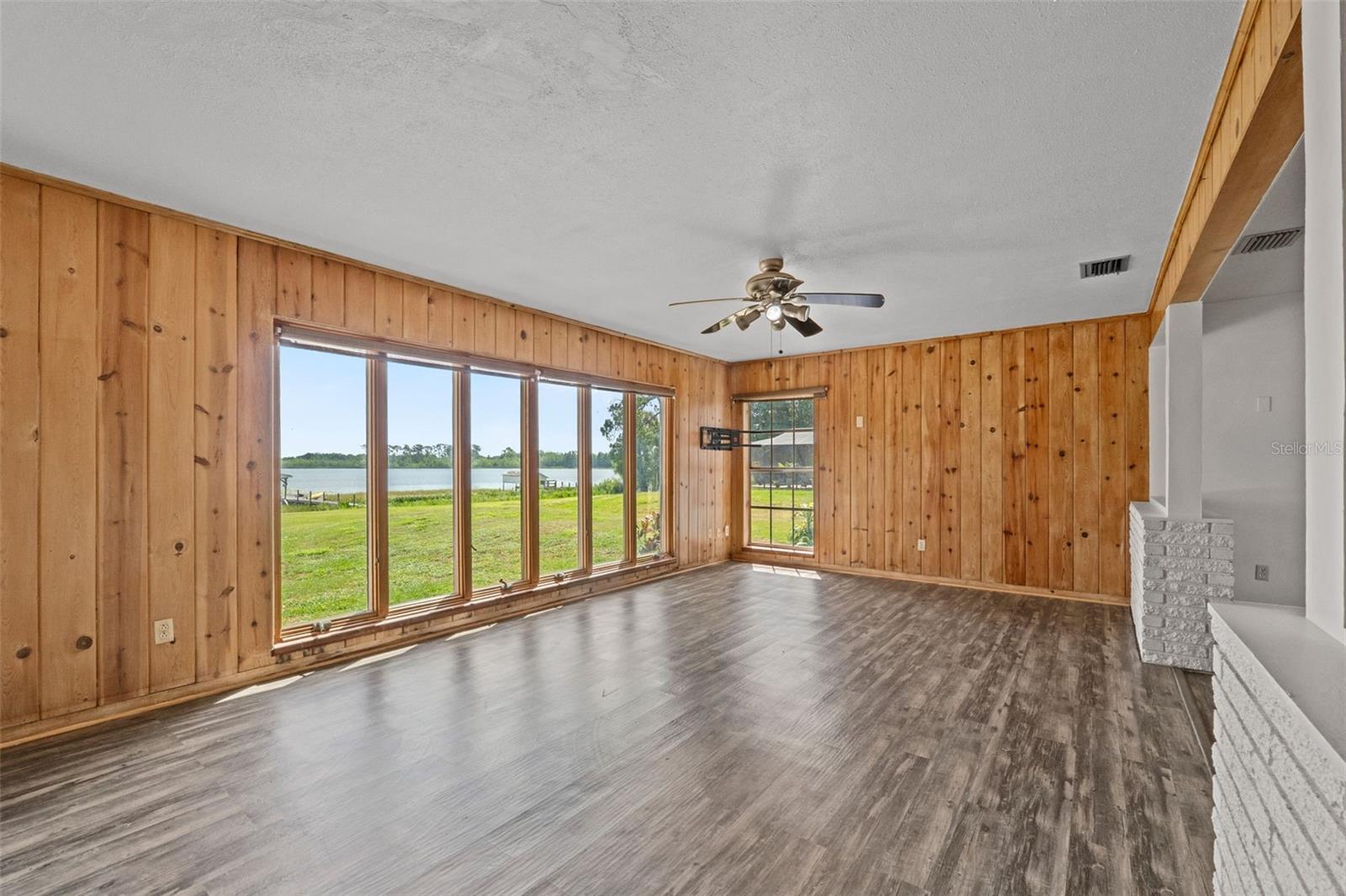 Listing photo id 4 for 1010 Biltmore Drive Nw