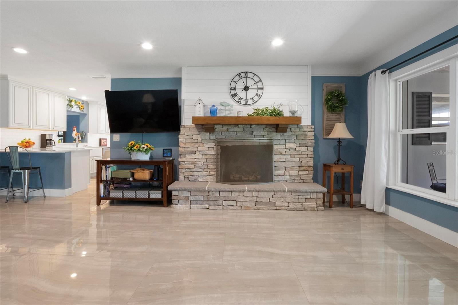 Image 7 of 65 For 250 Brigham Road Nw