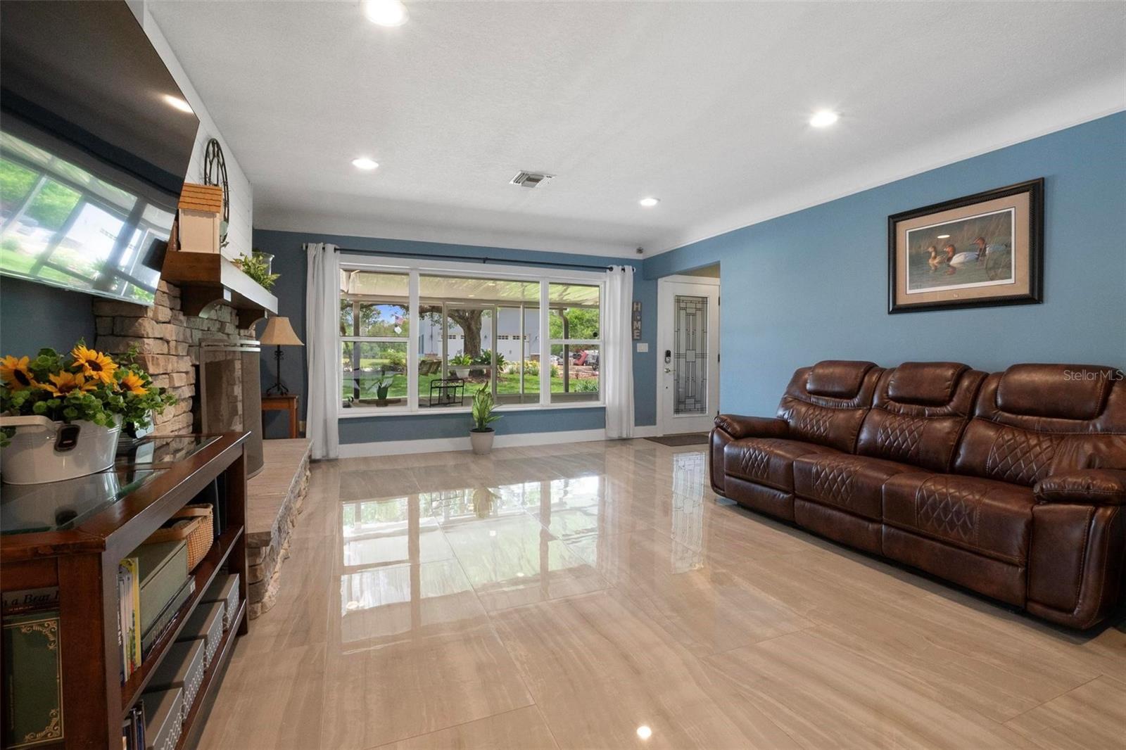 Image 8 of 65 For 250 Brigham Road Nw