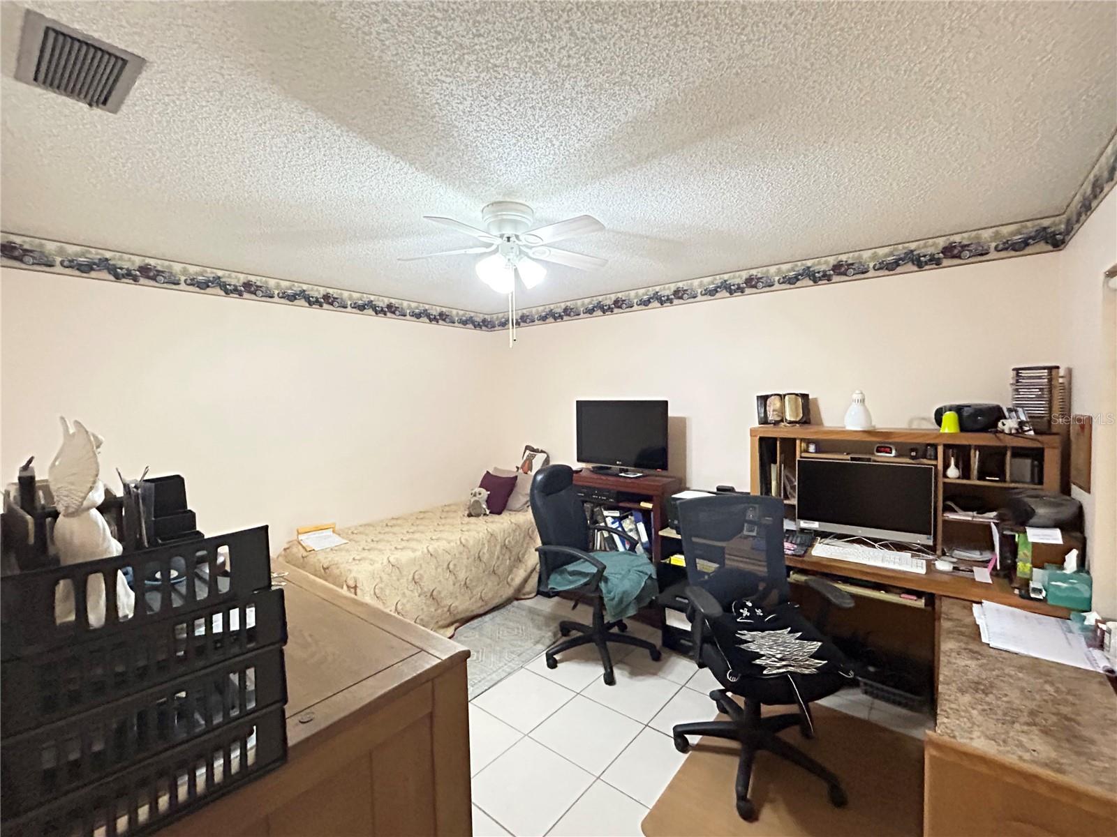 Image 13 of 26 For 426 Gleneagles Court