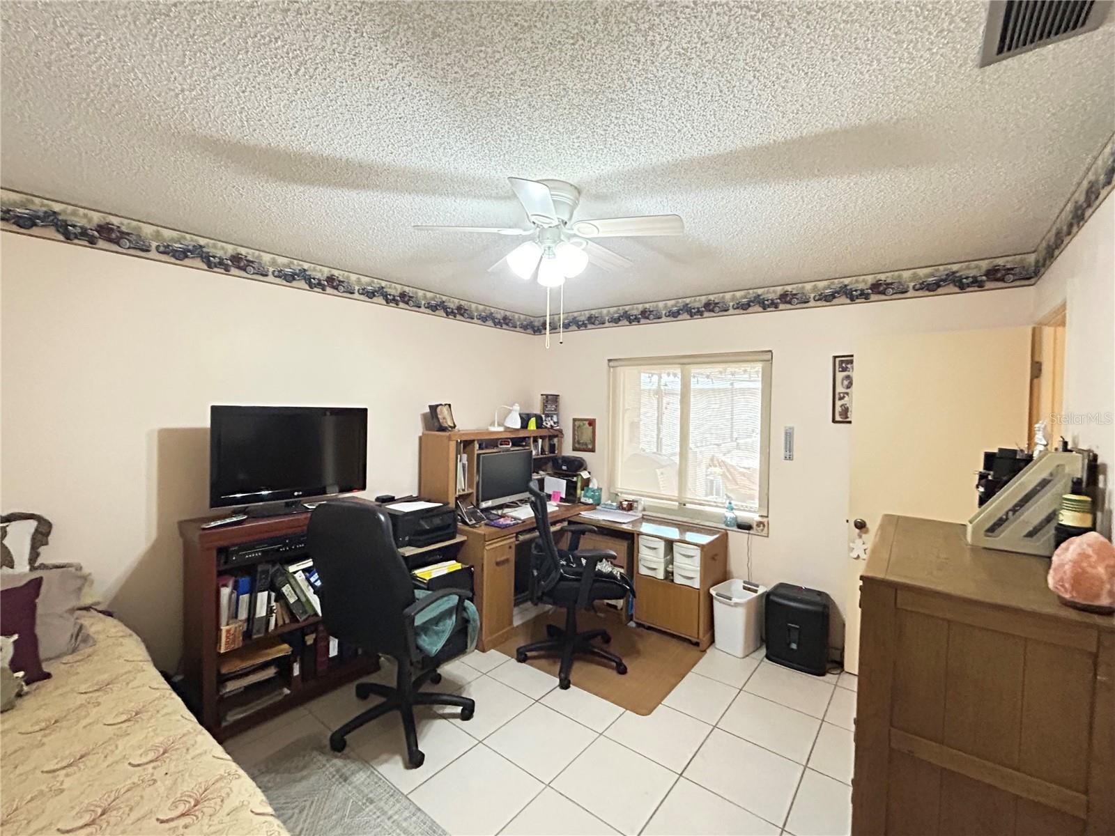 Image 14 of 26 For 426 Gleneagles Court