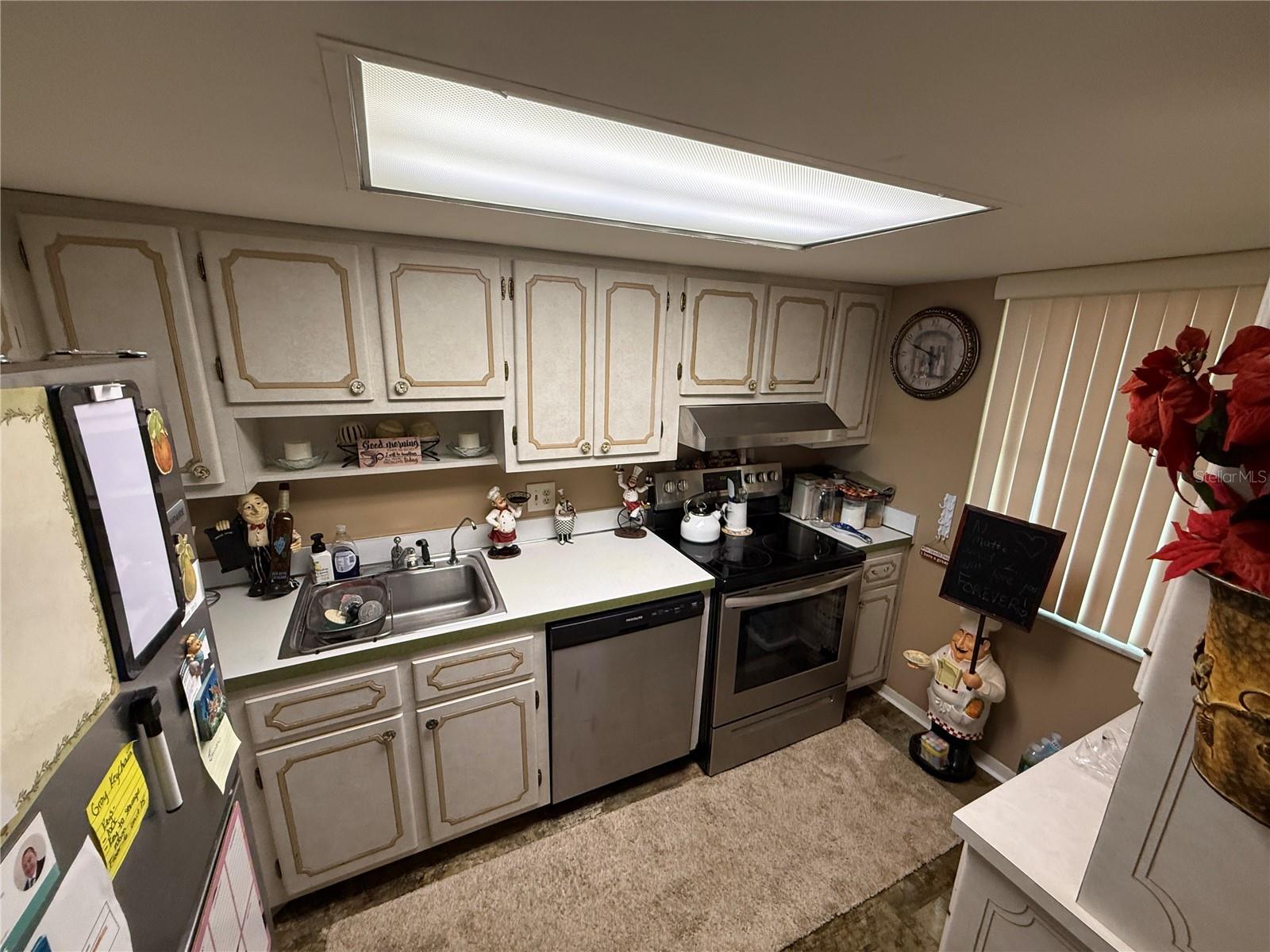 Image 11 of 44 For 700 Mirror Terrace Nw 303