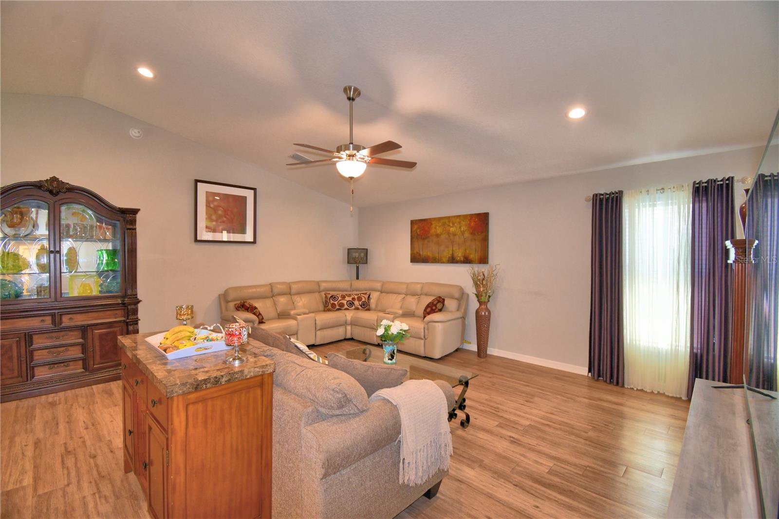 Image 5 of 26 For 710 Persian Drive