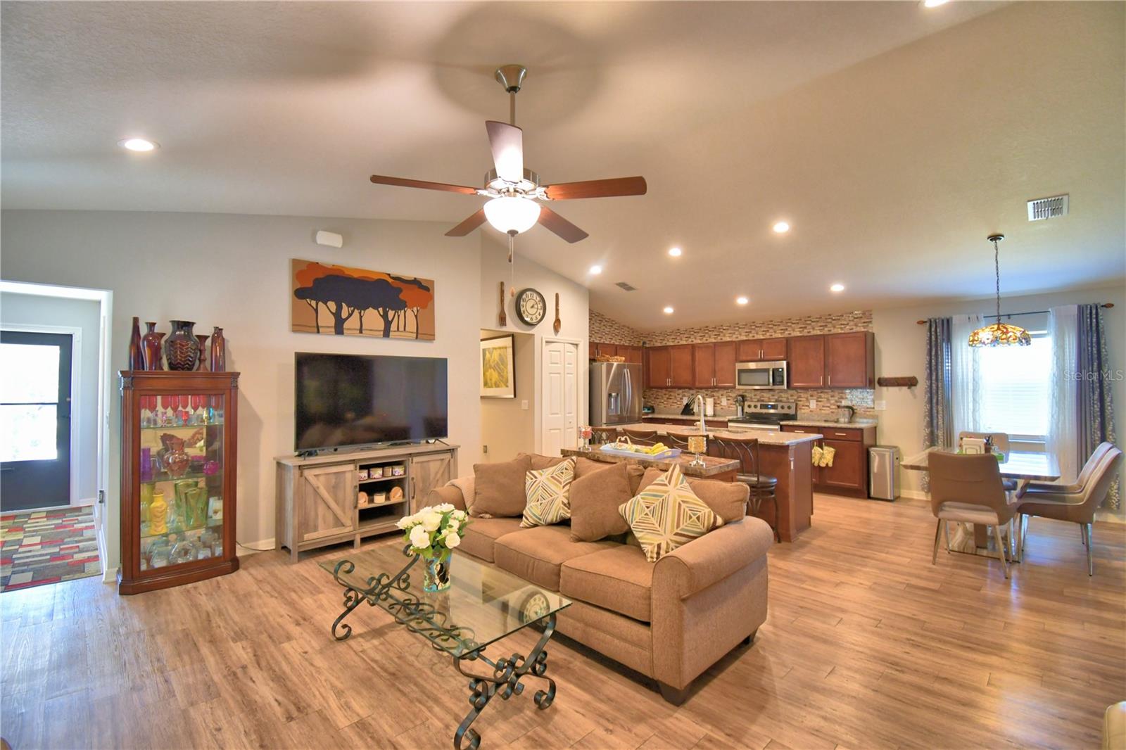 Image 7 of 26 For 710 Persian Drive