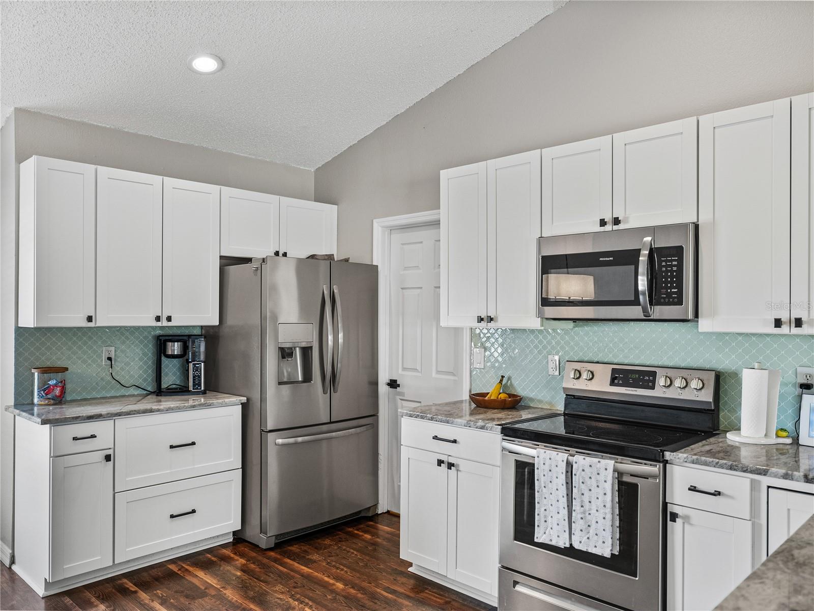 Image 15 of 66 For 541 Hatchwood Drive