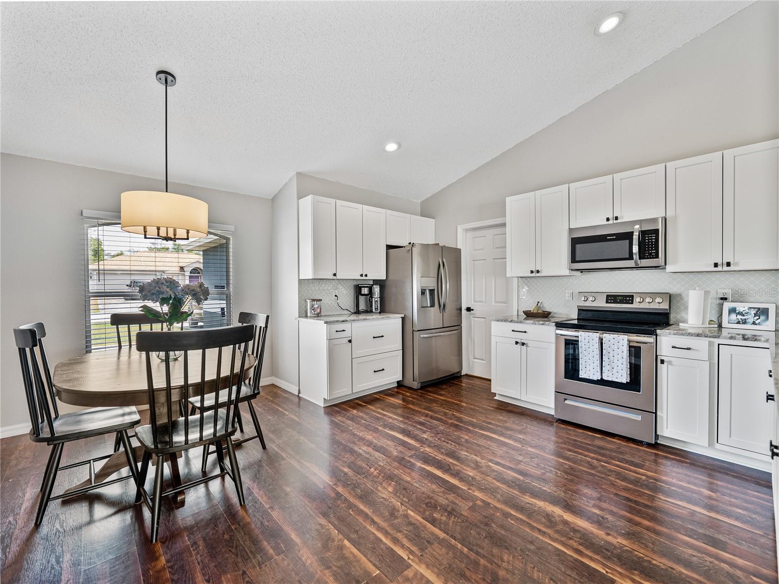 Image 18 of 66 For 541 Hatchwood Drive