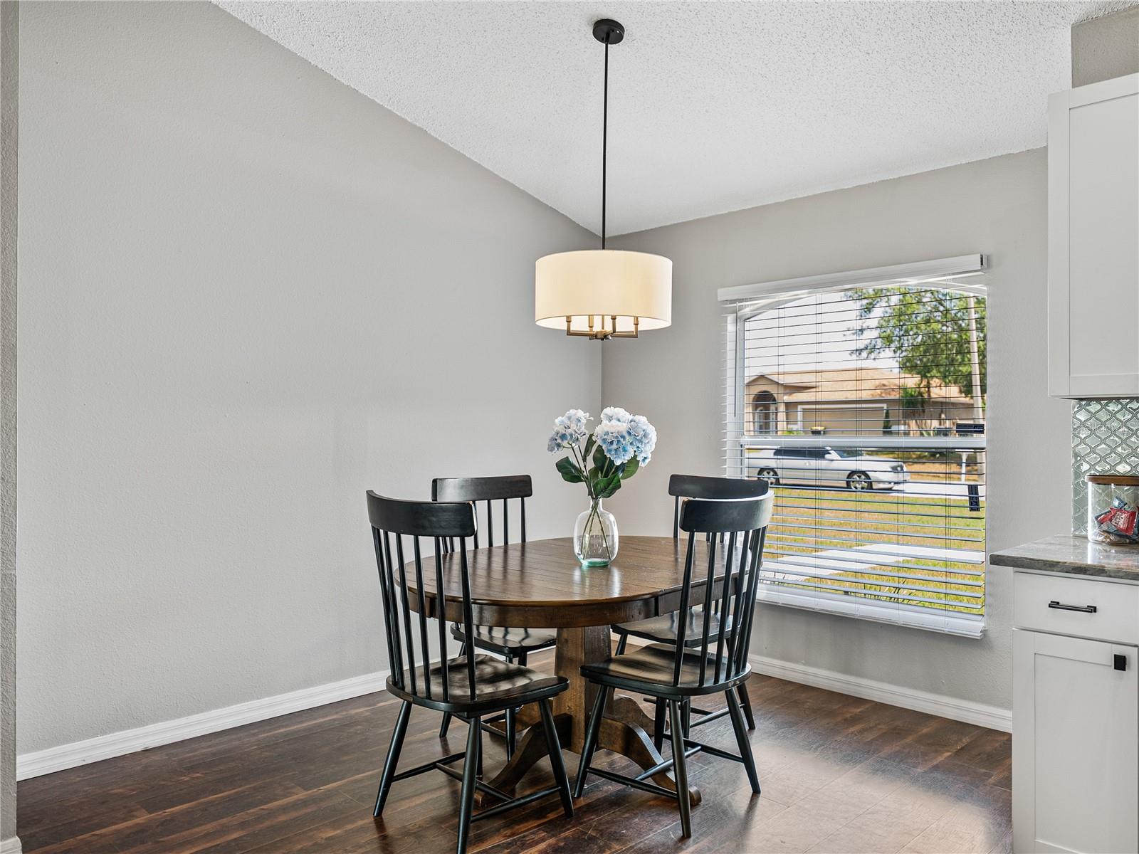 Image 20 of 66 For 541 Hatchwood Drive