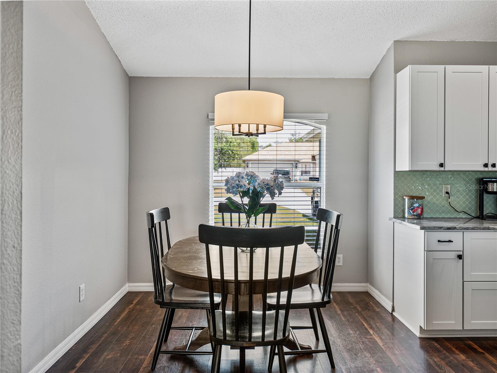 Image 21 of 66 For 541 Hatchwood Drive
