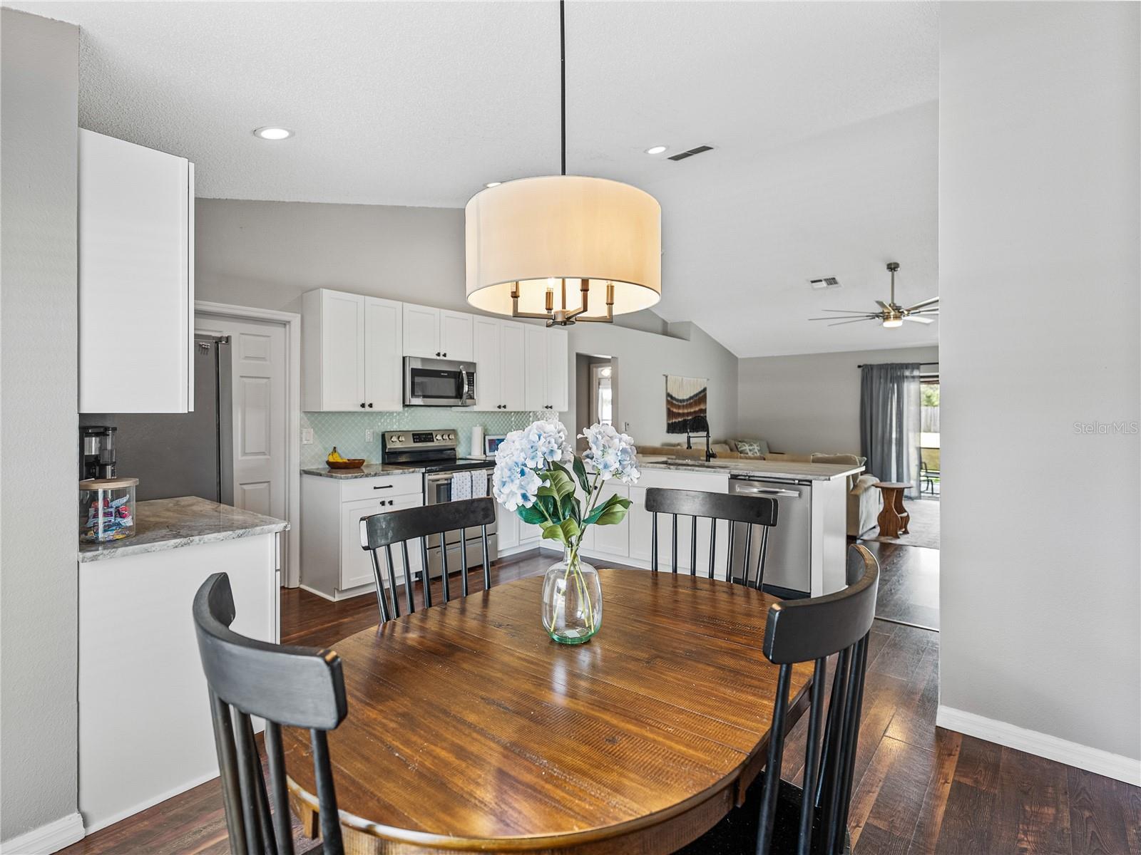 Image 22 of 66 For 541 Hatchwood Drive