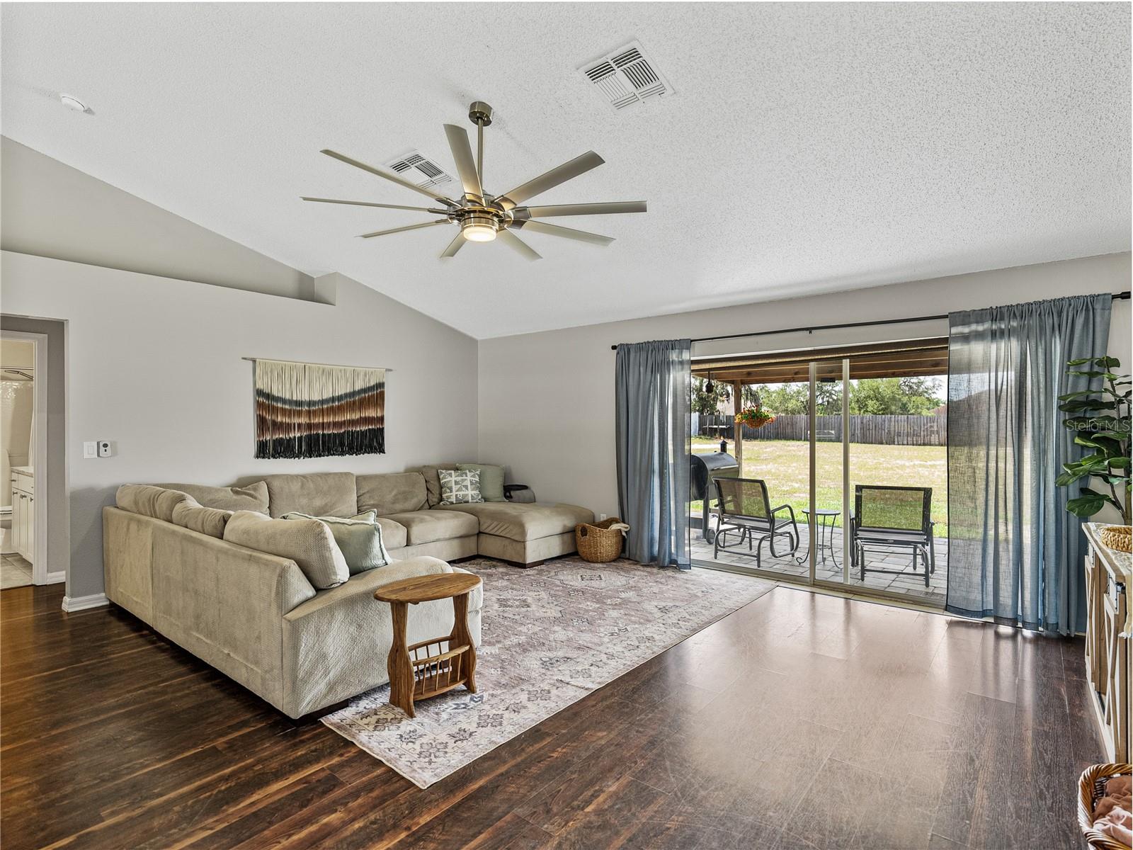 Image 25 of 66 For 541 Hatchwood Drive