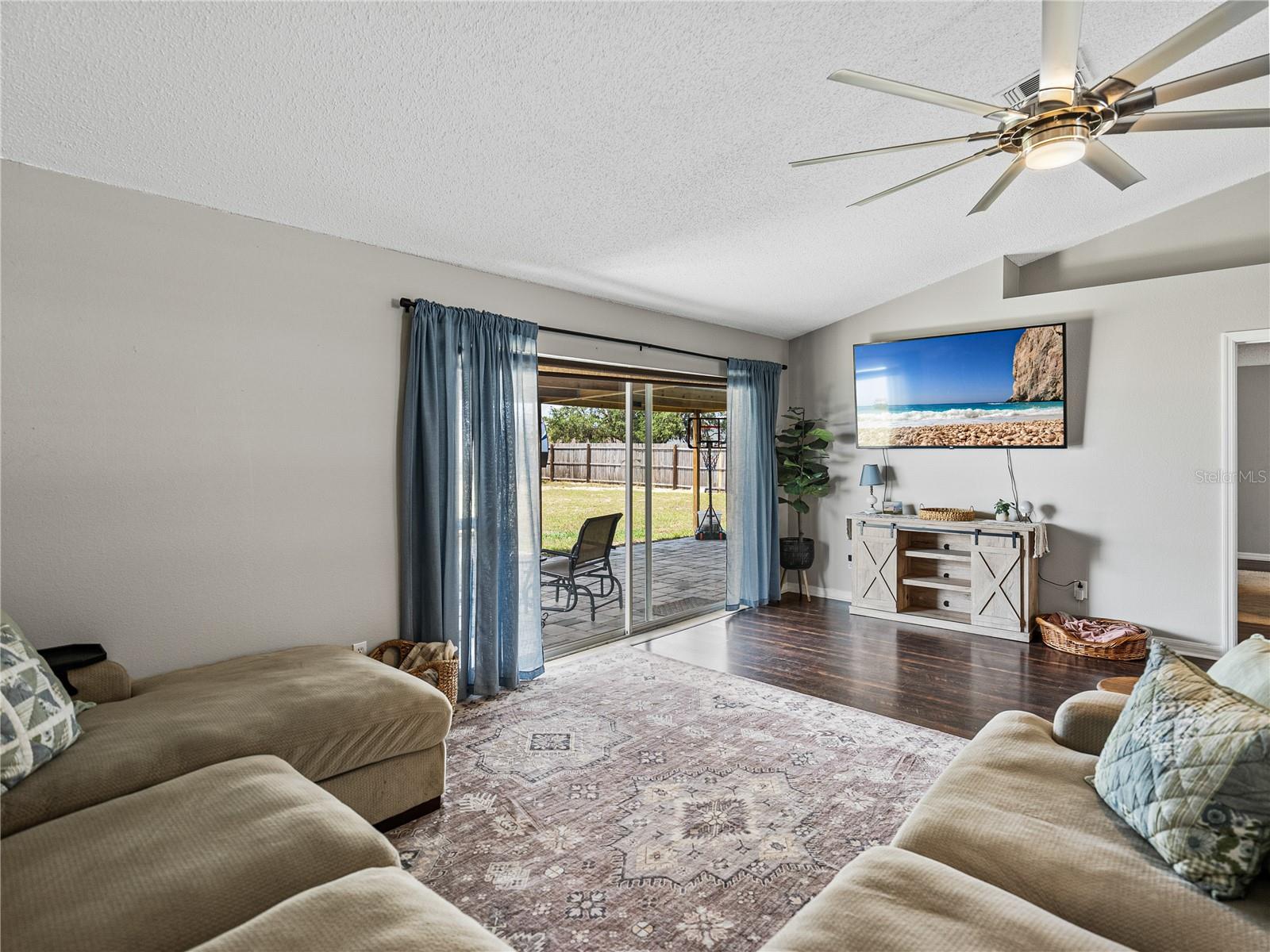 Image 28 of 66 For 541 Hatchwood Drive