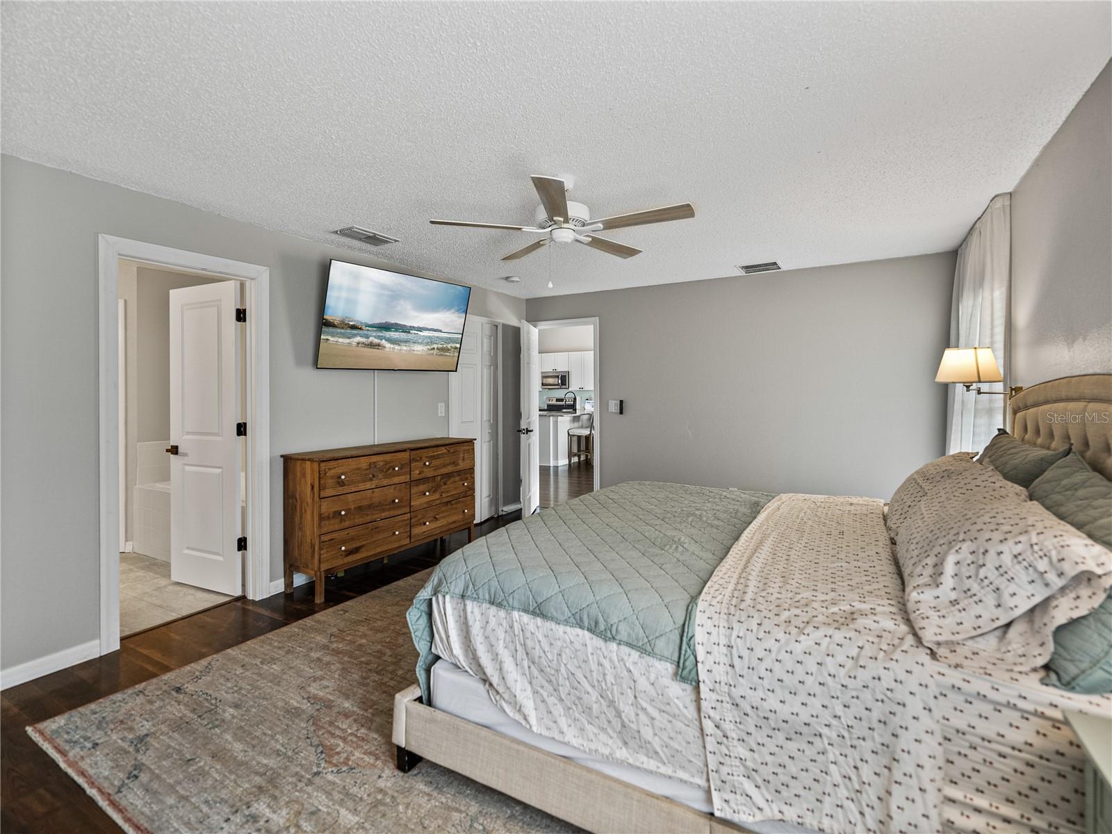 Image 32 of 66 For 541 Hatchwood Drive