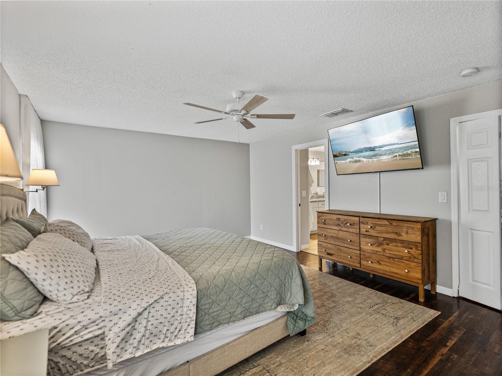 Image 33 of 66 For 541 Hatchwood Drive